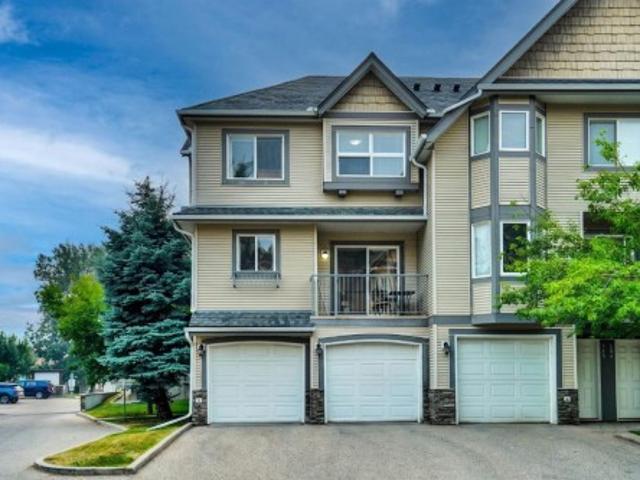 Townhouse for sale in Northwest, Alberta
