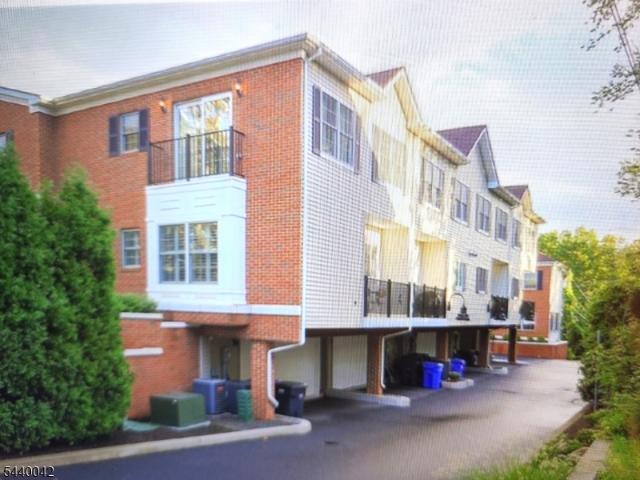 Townhouse for sale in Metuchen, New Jersey