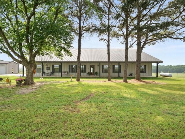 House for sale in Fairfield, Texas