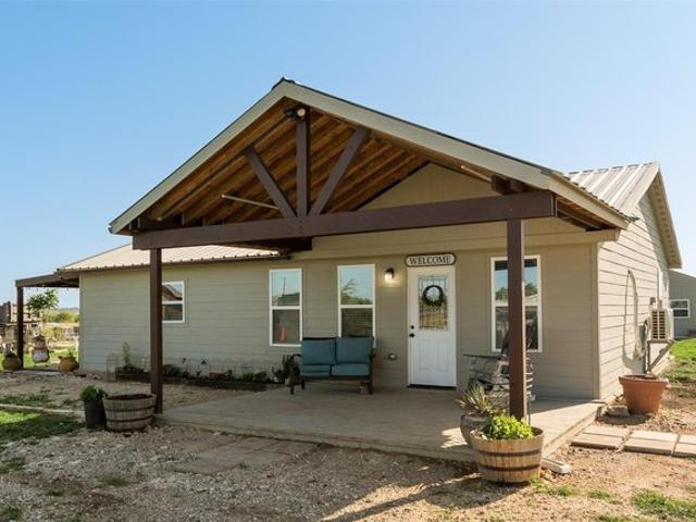 House for sale in Itasca, Hill County