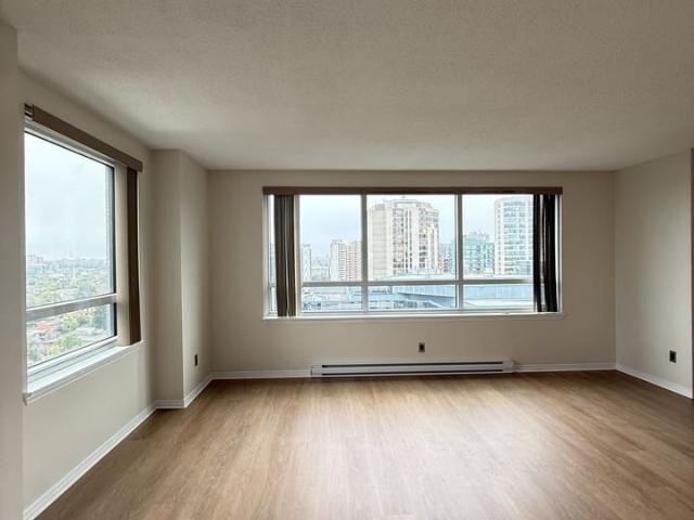 Apartment for rent in Somerset, Ottawa