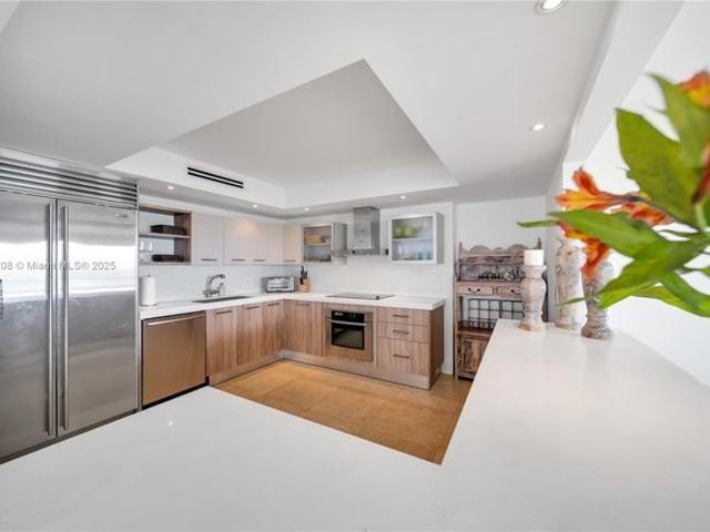 Condo for rent in Key Biscayne, Florida