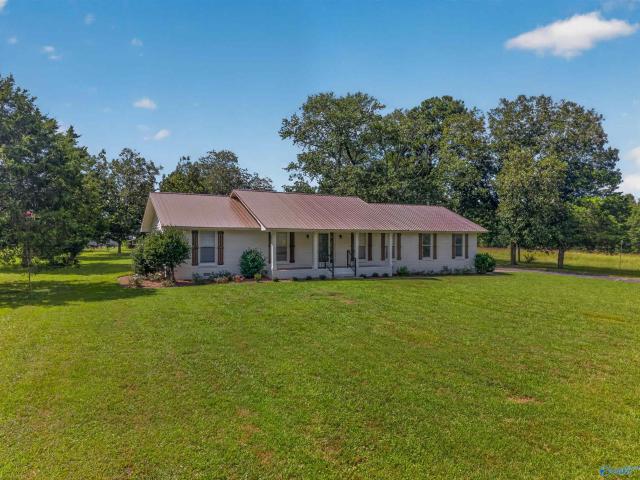 House for sale in Guntersville, Alabama