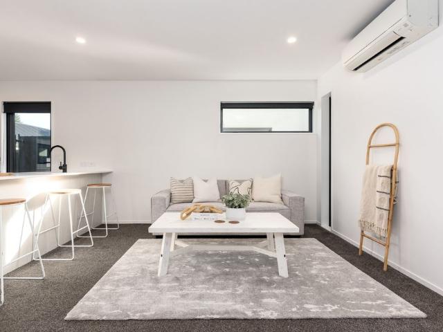 Townhouse for rent in Edgeware, Canterbury
