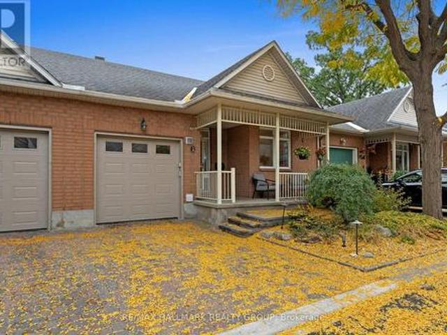 House for sale in Billings Bridge, Ottawa