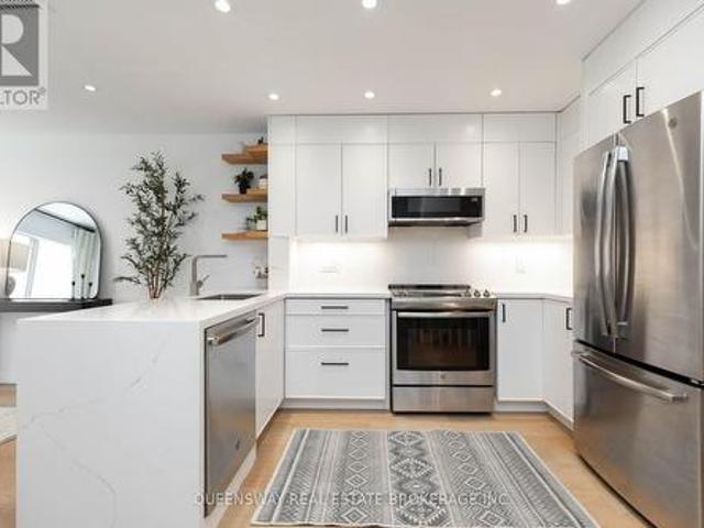 Townhouse for sale in Woburn, Ontario