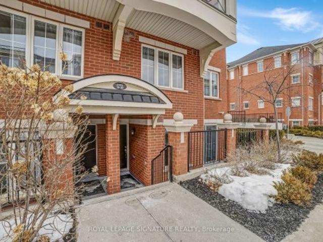 Townhouse for sale in Oakville, Ontario