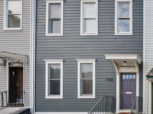 Townhouse for sale in Queens, Arverne