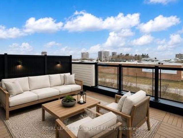 Townhouse for sale in Woburn, Ontario