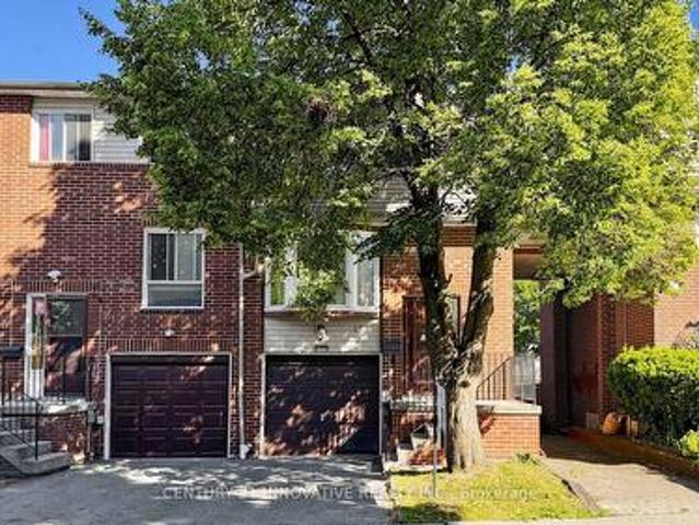 Townhouse for sale in Woburn, Ontario