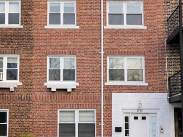 Townhouse for sale in Queens, Arverne