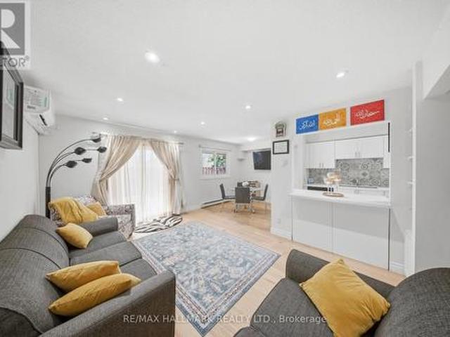 Townhouse for sale in Mississauga, Ontario