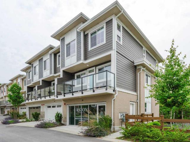 Townhouse for sale in Walnut Grove, British Columbia