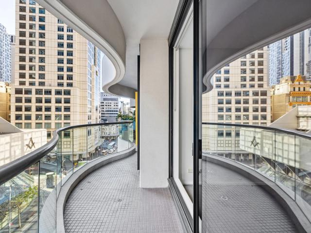Apartment for rent in Thai Town, Sydney