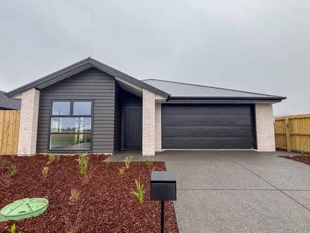 House for rent in Chaslands, Canterbury