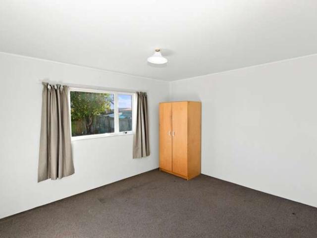 House for sale in Chaslands, Canterbury