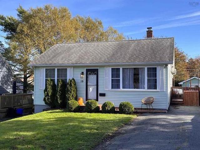 House for sale in Thornhill, Halifax