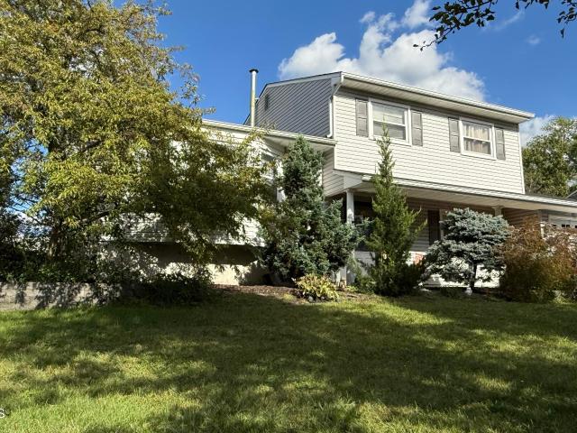 House for sale in Cliffwood, New Jersey