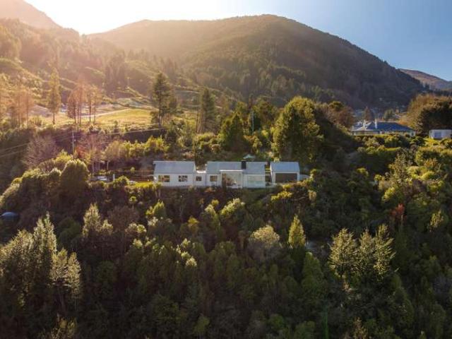 House for sale in Otakou