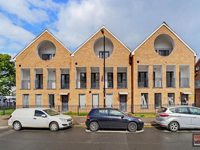 Flat for sale in Ponders End, Isle Of Man