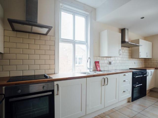 Room for rent in Elmfield, Leicestershire