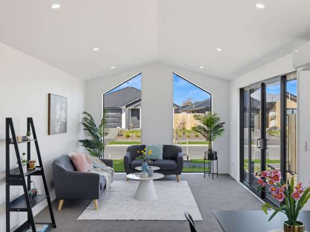 House for sale in Chaslands, Canterbury