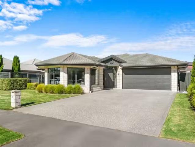 House for sale in Chaslands, Canterbury