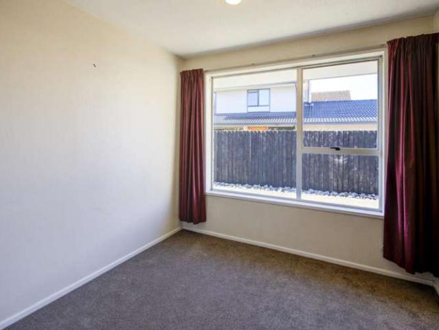 House for sale in Chaslands, Canterbury