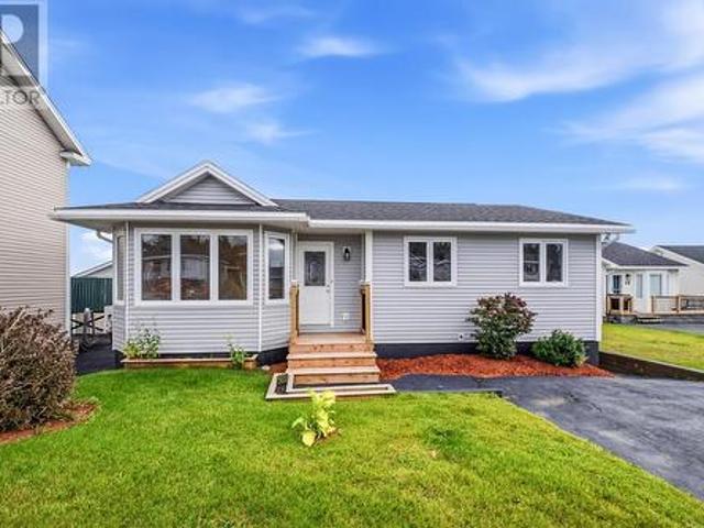 House for sale in Cowan Heights, St. John's