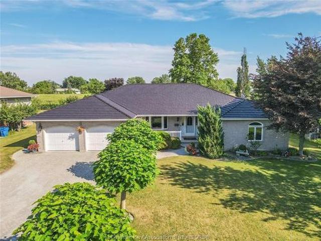 House for sale in Chatham–kent, Ontario