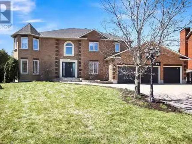 House for sale in Nepean