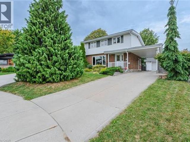 House for sale in Ancaster, Ontario