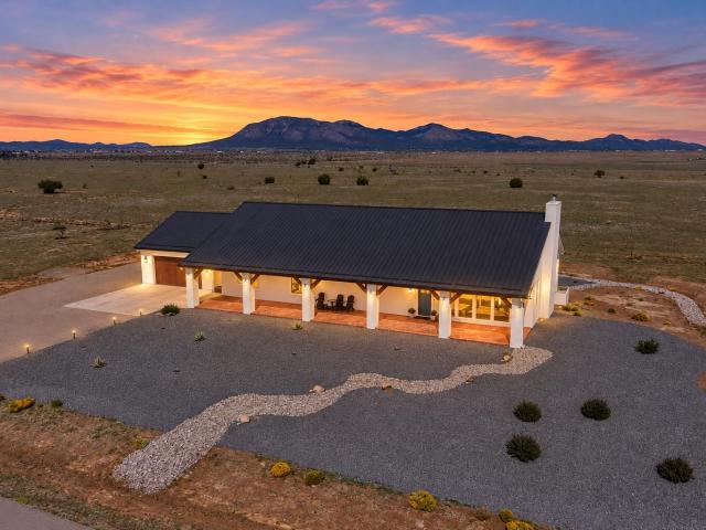 House for sale in Edgewood, Santa Fe County