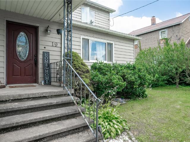 House for sale in Coral, Center Township