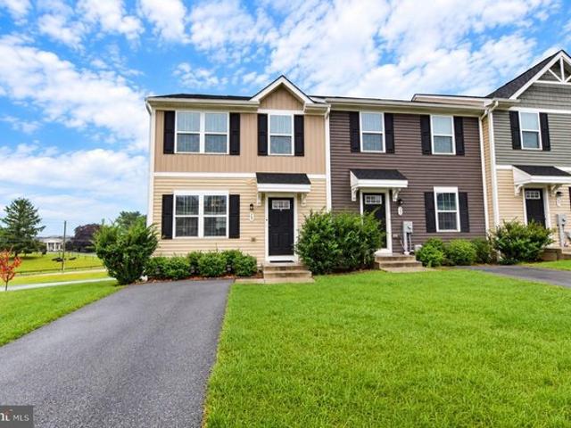 Townhouse for sale in Falling Waters, West Virginia