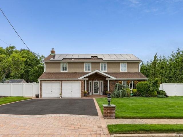 House for sale in Bohemia, New York
