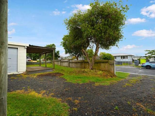 House for sale in Kelston