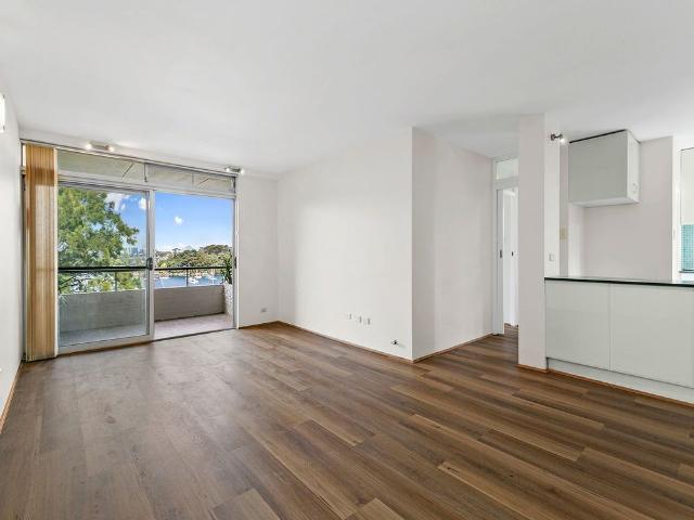 Apartment for rent in Lower North Shore, Sydney