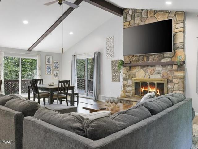 House for sale in Newfoundland, Pennsylvania