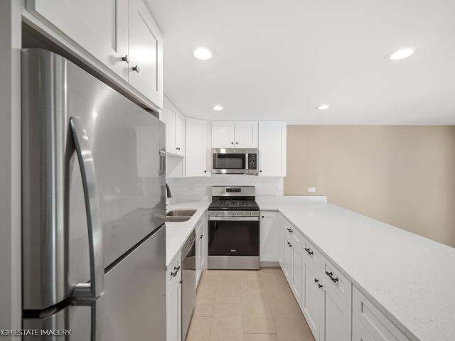 Townhouse for sale in Palos Hills, Illinois