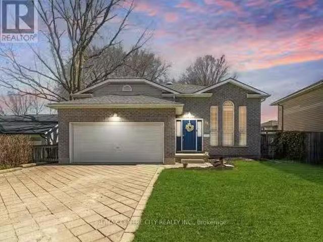 House for sale in Strathroy-caradoc, Ontario