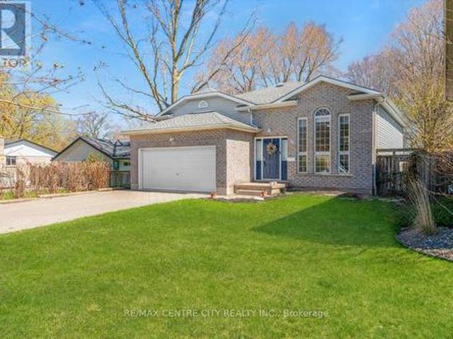 House for sale in Strathroy-caradoc, Ontario