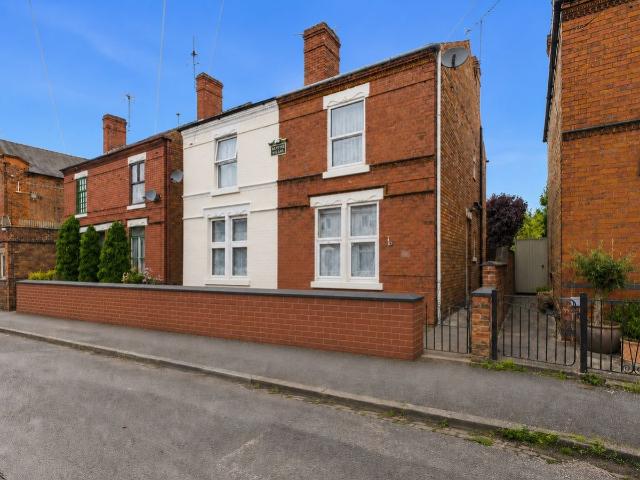 House for rent in Caldermill, East Midlands