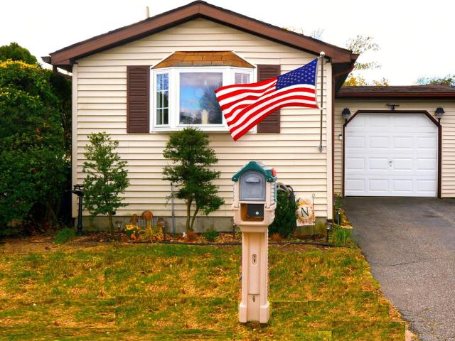 Condo for sale in Centereach, New York