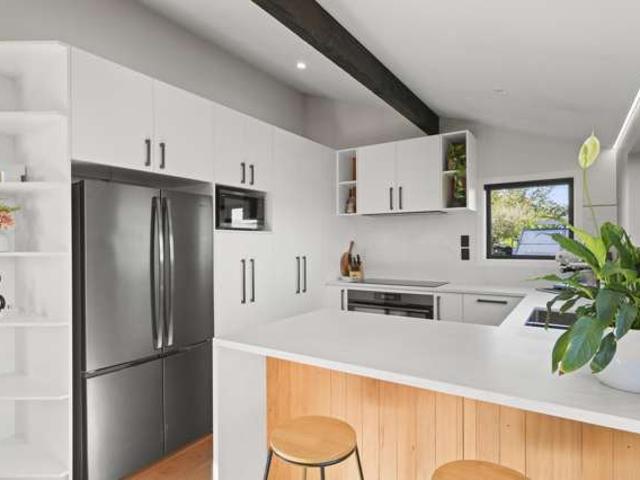 House for sale in Chaslands, Canterbury