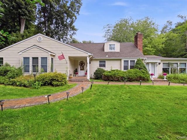 House for sale in Smithtown, New York