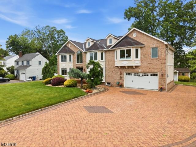 House for sale in Clark, New Jersey