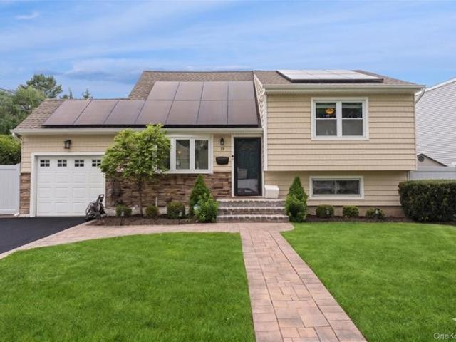 House for sale in Huntington, New York