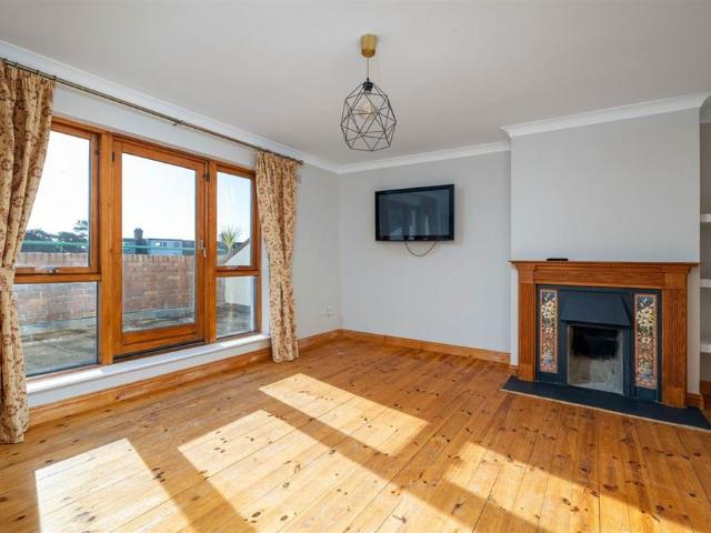 Apartment to rent in Bluebell, North Tipperary