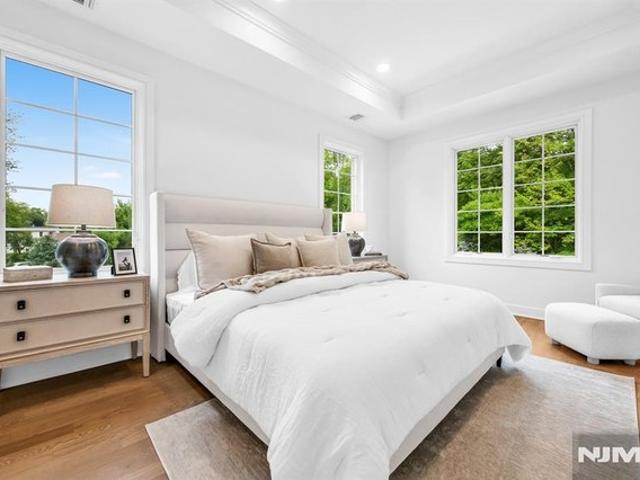 Townhouse for sale in Paramus, Bergen County